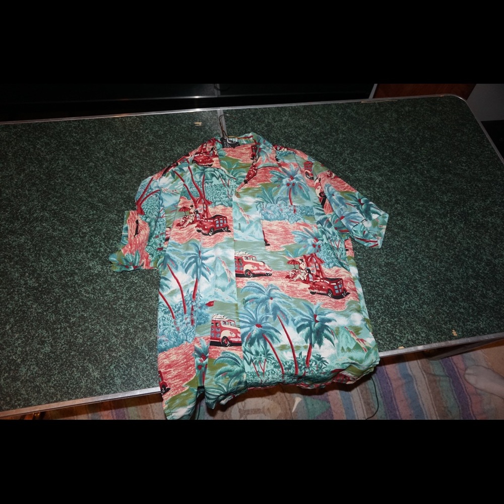 Short sleeve beach shirt
